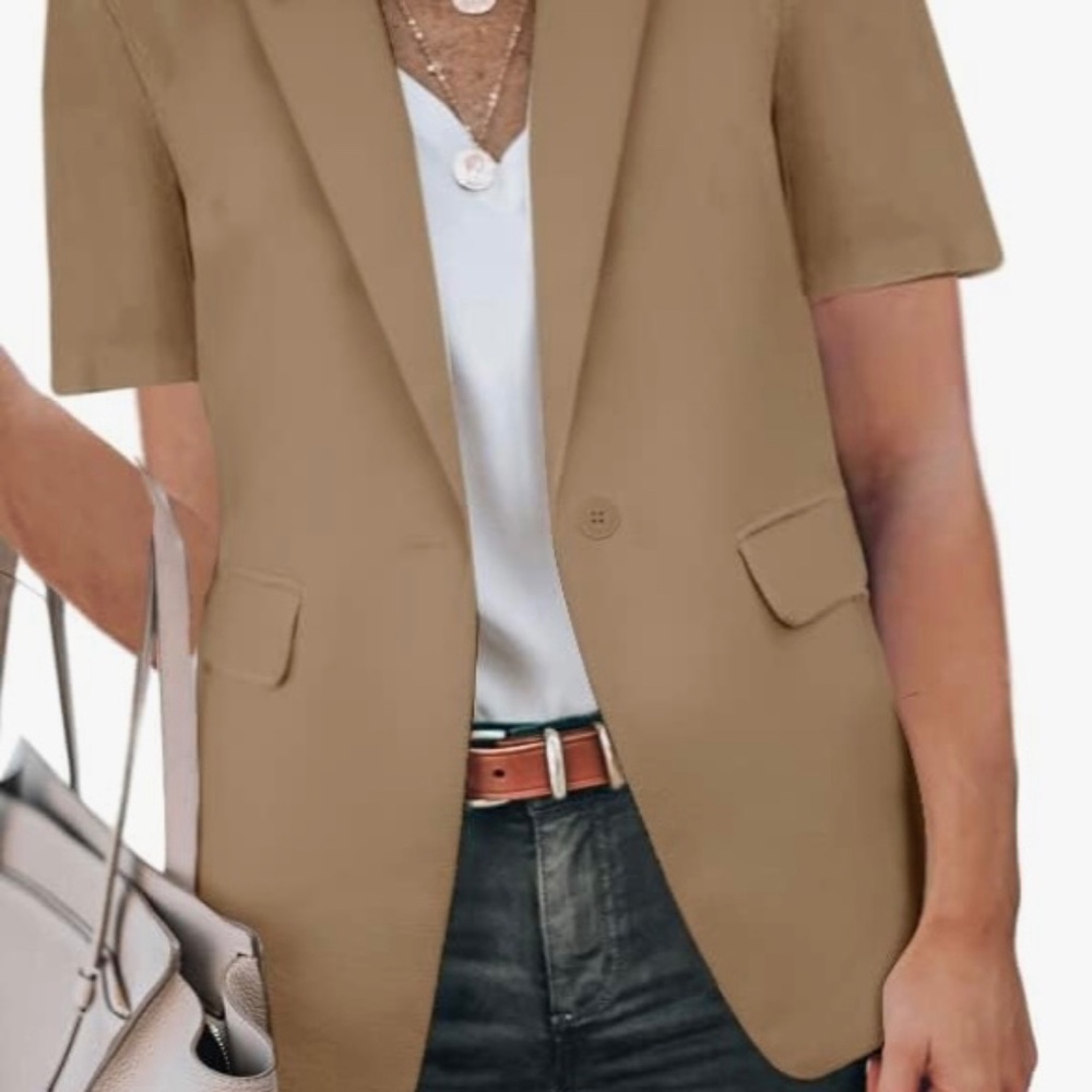 Cicy Bell tan/khaki large short-sleeved blazer